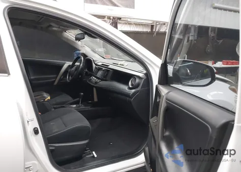 2018 Toyota Rav4 Xle z USA, uszkodzony, nr VIN 2T3WFREV8JW427599